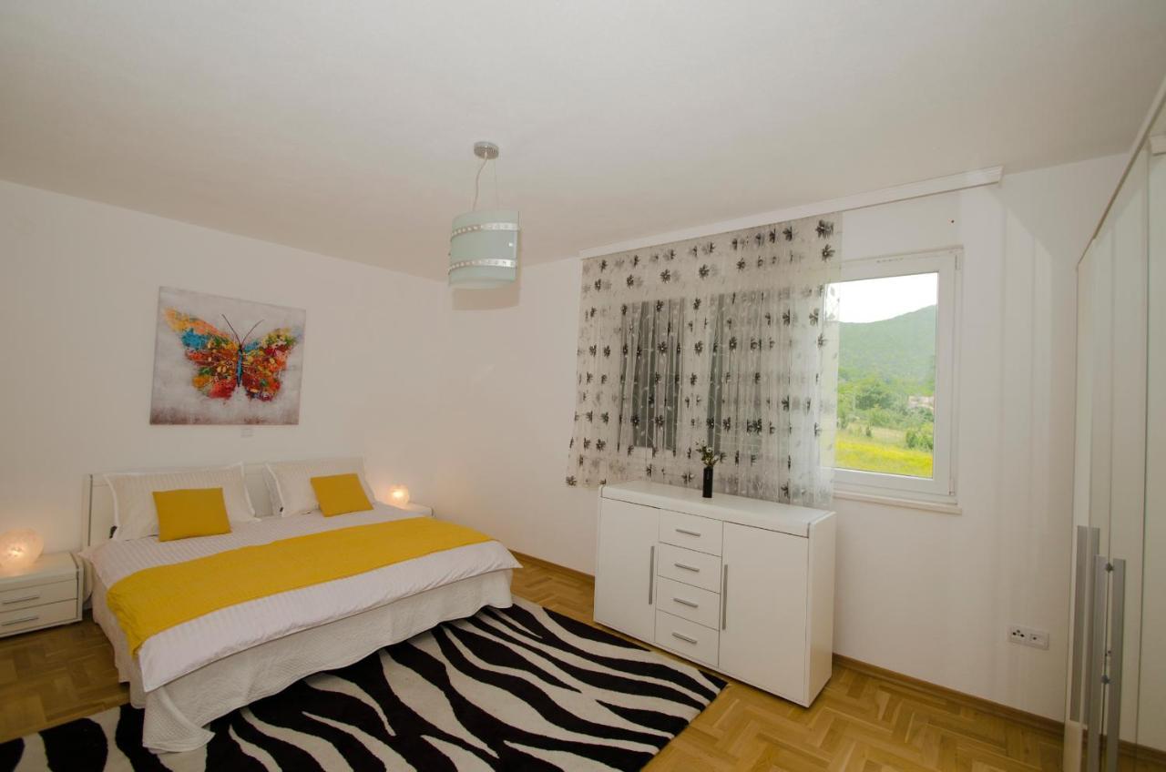 Rooms Leda Vrlika Exterior foto