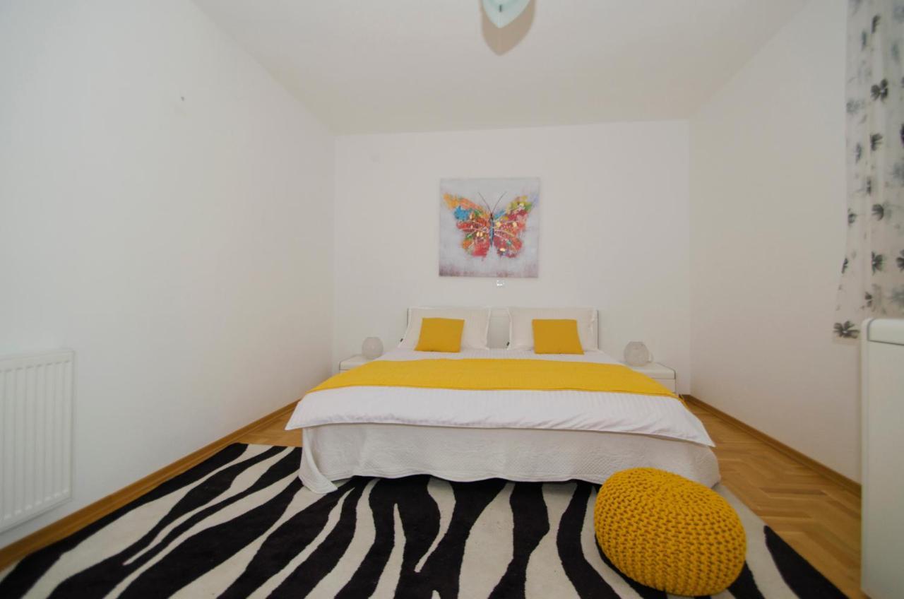 Rooms Leda Vrlika Exterior foto
